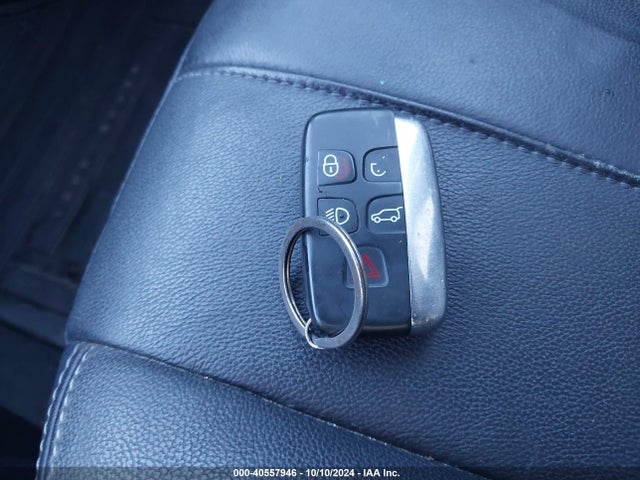 Land Rover LR2 2014 SALFR2BG8EH414683 Image 11