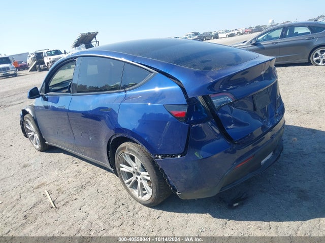2023 TESLA MODEL Y 7SAYGAEE1PF701752 Photo 2