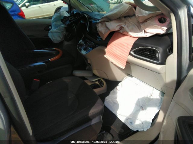 2C4RC1DG6HR516473 Chrysler Pacifica Touring