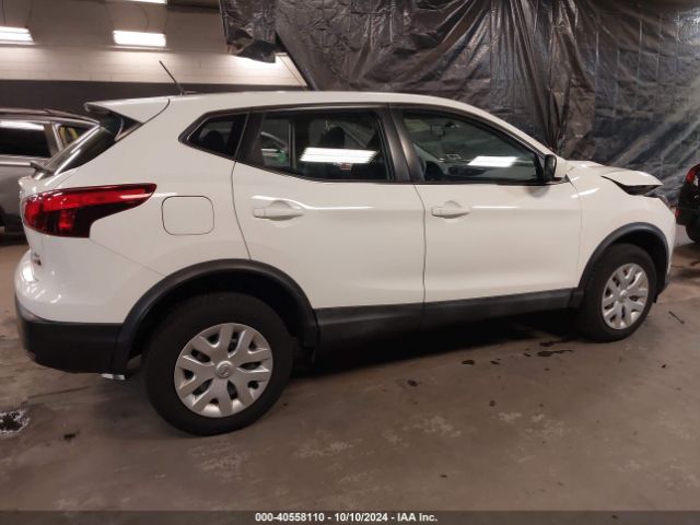 JN1BJ1CR5JW267951 Nissan Rogue Sport S