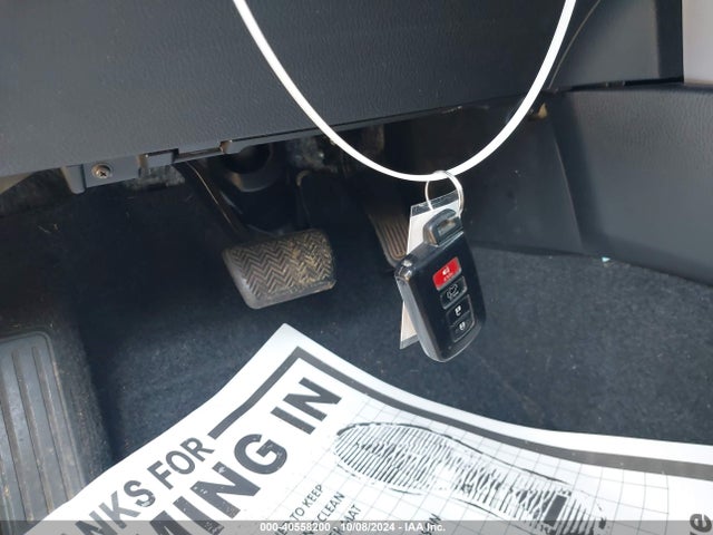 Toyota Rav4 Xle 2018 JTMWFREV5JJ151266 Image 11
