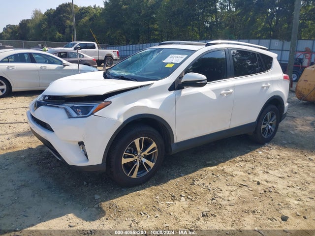 Toyota Rav4 Xle 2018 JTMWFREV5JJ151266 Image 2