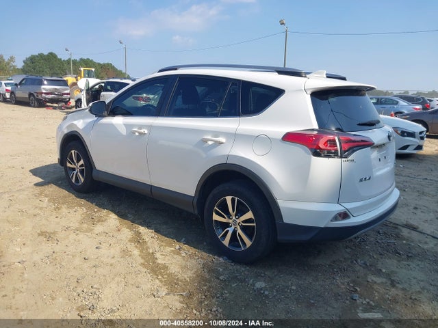 Toyota Rav4 Xle 2018 JTMWFREV5JJ151266 Image 3