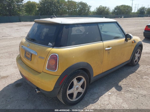 2007 MINI COOPER WMWMF33537TL67957 Photo 3