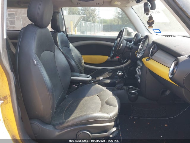 2007 MINI COOPER WMWMF33537TL67957 Photo 4