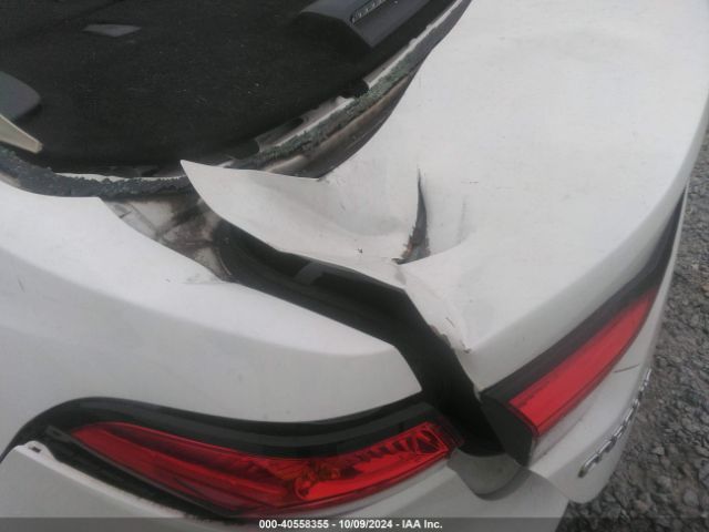 JTDEPRAE8LJ048330 Toyota COROLLA LE