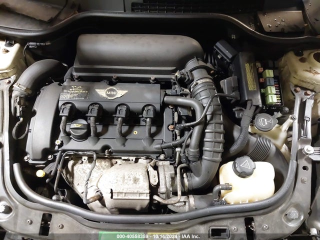 2010 MINI COOPER S WMWMF7C5XATX41382 Photo 9