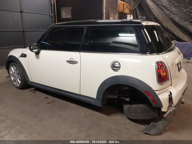 2010 MINI COOPER S WMWMF7C5XATX41382 Photo 5