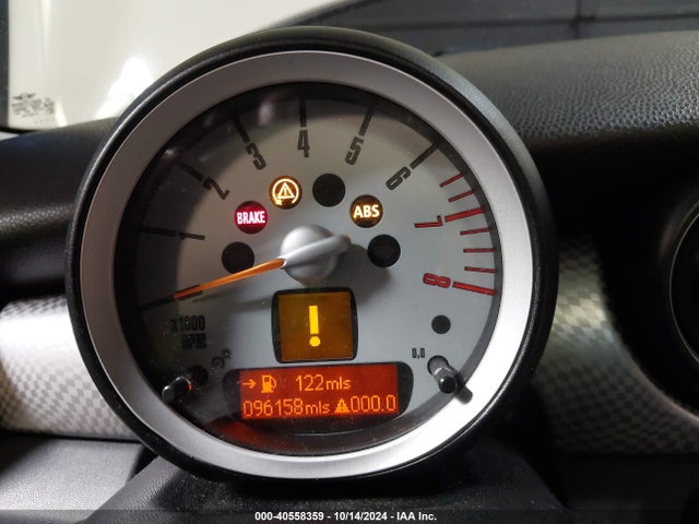 2010 MINI COOPER S WMWMF7C5XATX41382 Photo 6
