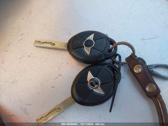 2006 MINI COOPER S WMWRE33596TJ48685 Photo 10