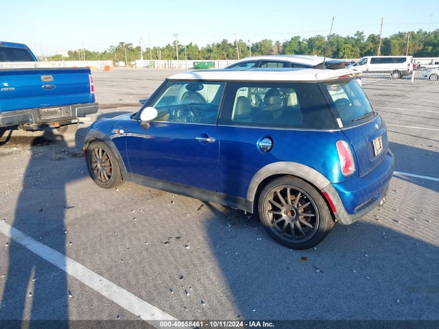 2006 MINI COOPER S WMWRE33596TJ48685 Photo 2