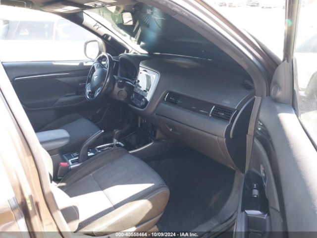 JA4AD3A36JZ051285 Mitsubishi Outlander Le