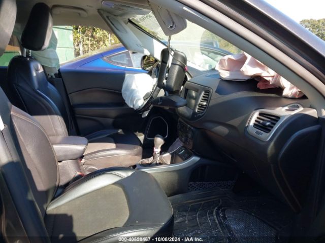 3C4NJCBB8KT851326 Jeep Compass Latitude Fwd