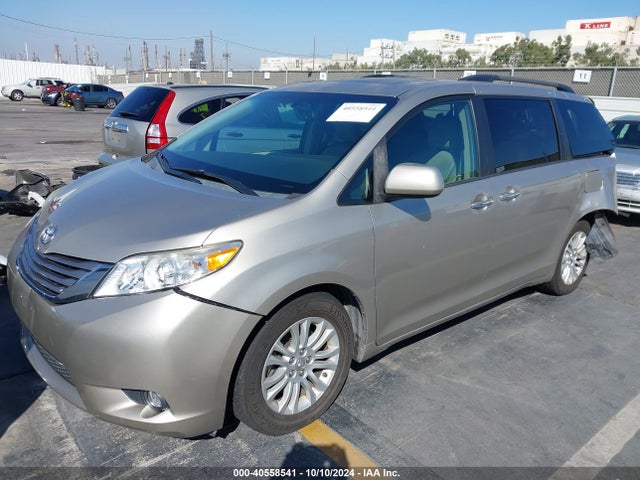 Toyota Sienna Xle Premium 2015 5TDYK3DC2FS644530 Image 2