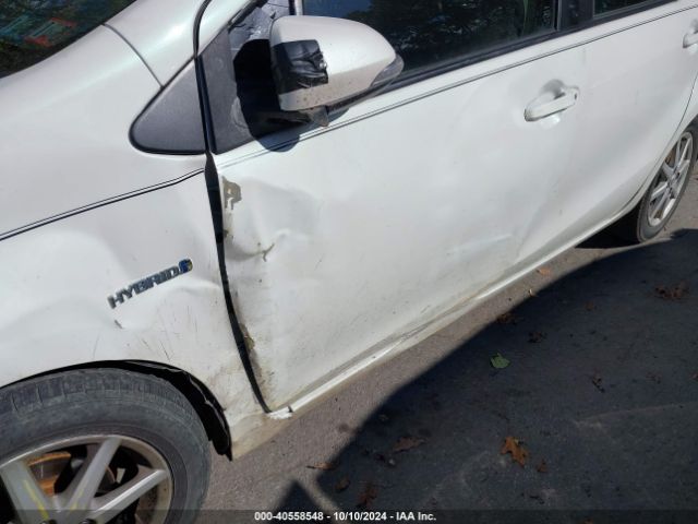 JTDKDTB35E1060282 Toyota Prius C Four