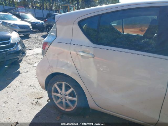 JTDKDTB35E1060282 Toyota Prius C Four