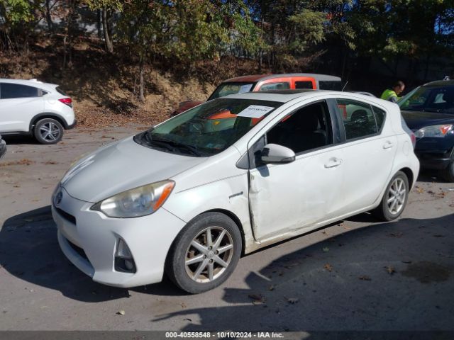 JTDKDTB35E1060282 Toyota Prius C Four