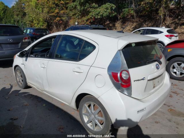 JTDKDTB35E1060282 Toyota Prius C Four