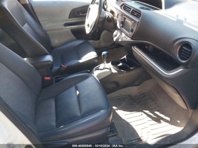 JTDKDTB35E1060282 Toyota Prius C Four