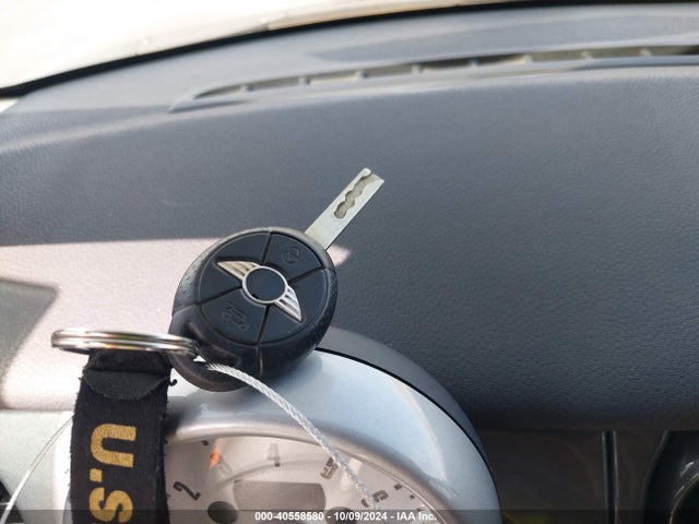 2006 MINI COOPER S WMWRE33526TJ33574 Photo 10