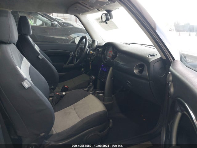 2006 MINI COOPER S WMWRE33526TJ33574 Photo 4