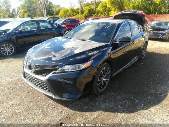 Toyota CAMRY SE 2018 4T1B11HK3JU093572 Image 2
