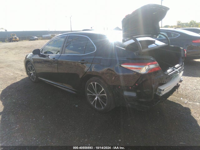 Toyota CAMRY SE 2018 4T1B11HK3JU093572 Image 3