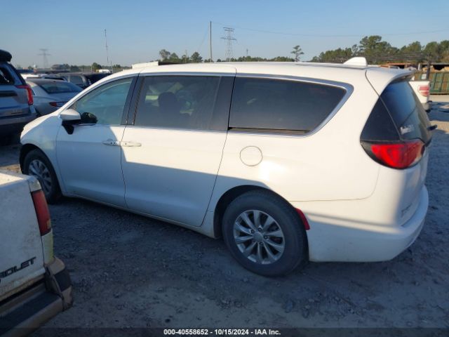 2C4RC1DG7HR688592 Chrysler Pacifica Touring