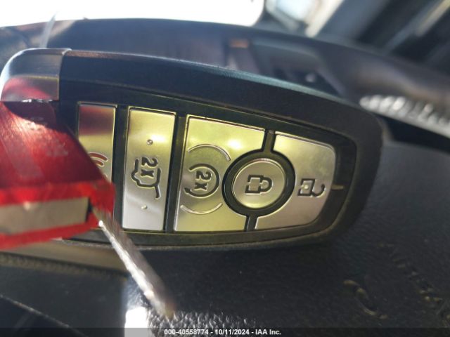 1FMJU1JT2KEA69233 Ford Expedition Xlt