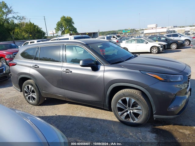 Toyota Highlander Xle 2022 5TDGZRAH5NS110866 Image 13
