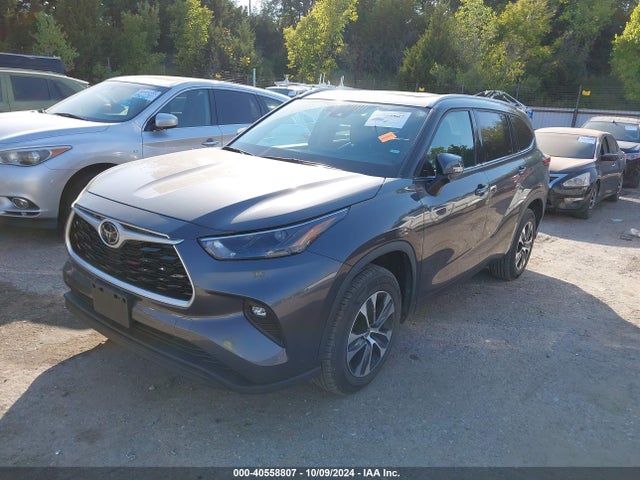 Toyota Highlander Xle 2022 5TDGZRAH5NS110866 Image 2