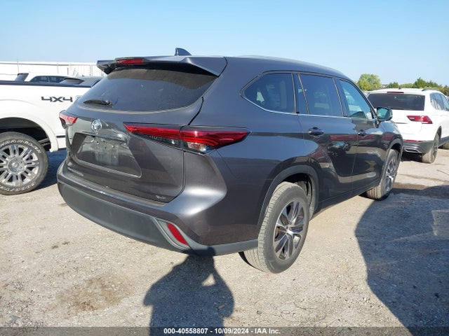 Toyota Highlander Xle 2022 5TDGZRAH5NS110866 Image 4