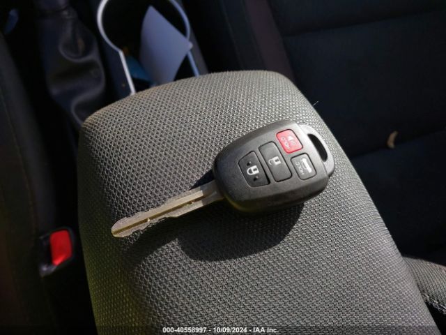 2T1BURHE1JC085732 Toyota COROLLA LE
