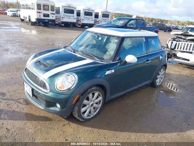 2007 MINI COOPER S WMWMF73587TL84003 Photo 1