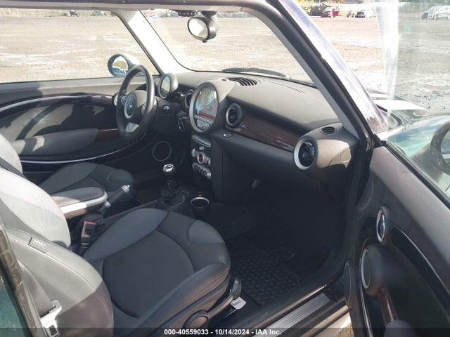 2007 MINI COOPER S WMWMF73587TL84003 Photo 4