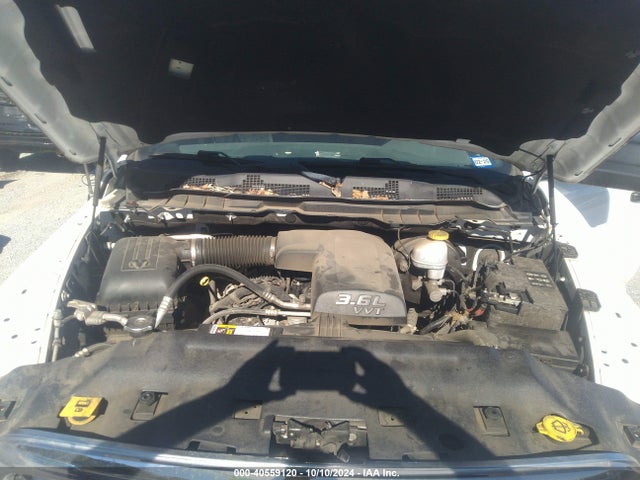 1C6RR7GG6JS228963 RAM 1500 Big Horn  4x4 6'4 Box