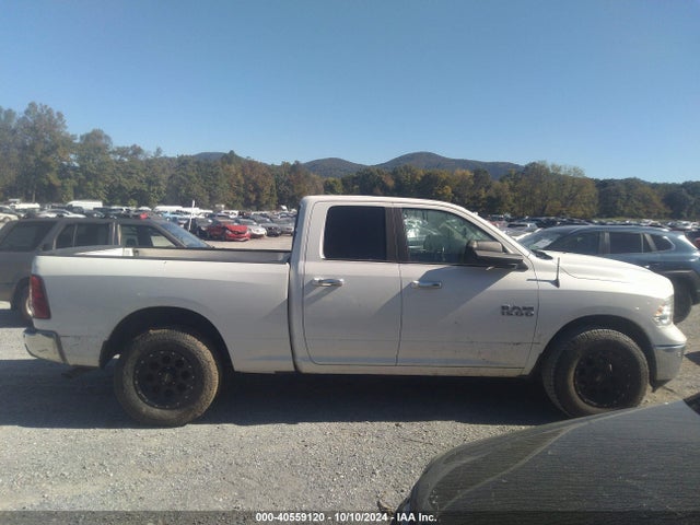 1C6RR7GG6JS228963 RAM 1500 Big Horn  4x4 6'4 Box