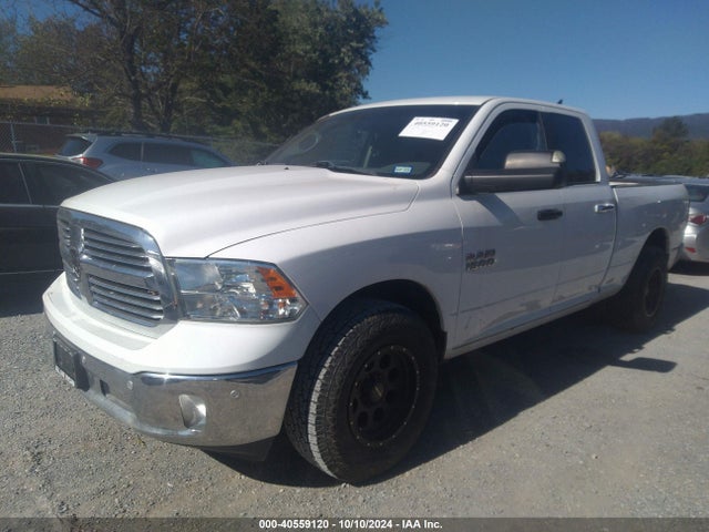 1C6RR7GG6JS228963 RAM 1500 Big Horn  4x4 6'4 Box