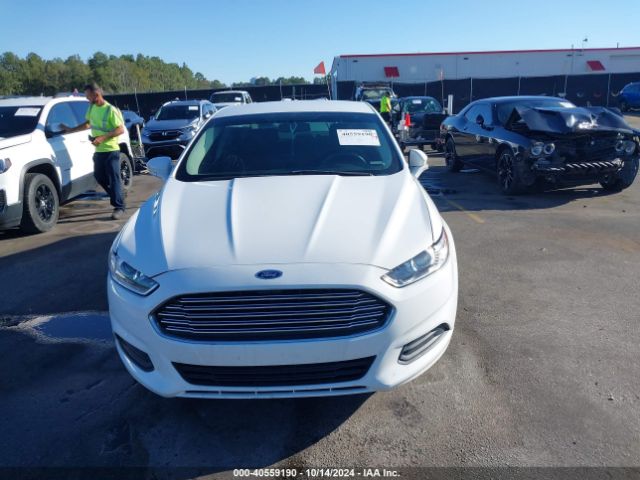 3FA6P0H72FR119822 Ford FUSION SE
