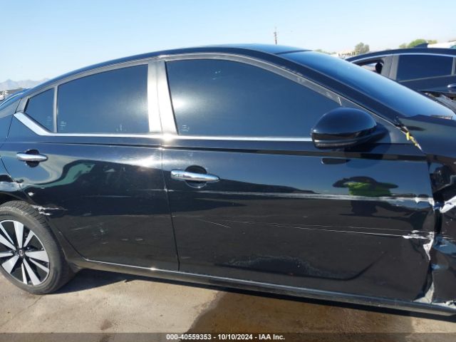 1N4BL4DW3NN313596 Nissan Altima Sv Intelligent Awd