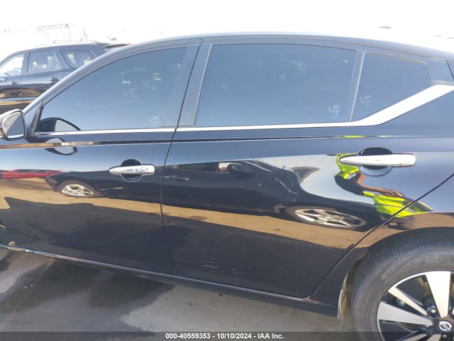 1N4BL4DW3NN313596 Nissan Altima Sv Intelligent Awd