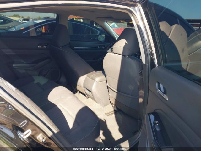 1N4BL4DW3NN313596 Nissan Altima Sv Intelligent Awd