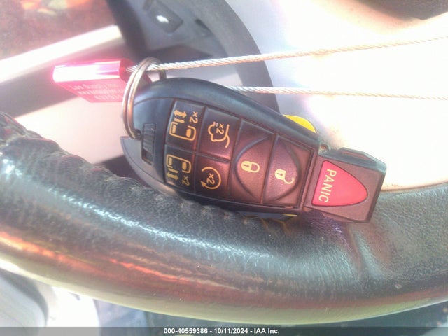 2010 Chrysler Town & Country Touring Plus მანქანა იყიდება აუქციონზე, vin: 2A4RR8D16AR494834, აუქციონის ნომერი: 40559386