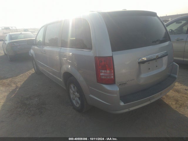 2010 Chrysler Town & Country Touring Plus მანქანა იყიდება აუქციონზე, vin: 2A4RR8D16AR494834, აუქციონის ნომერი: 40559386