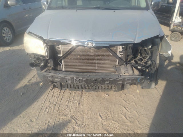 2010 Chrysler Town & Country Touring Plus მანქანა იყიდება აუქციონზე, vin: 2A4RR8D16AR494834, აუქციონის ნომერი: 40559386