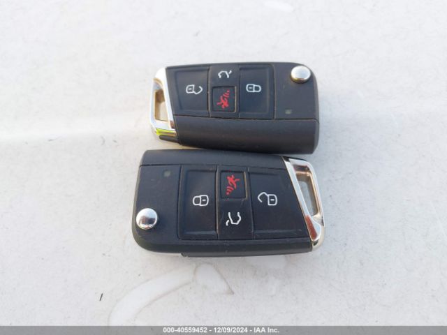 3VVRB7AX8RM009921 Volkswagen TIGUAN S