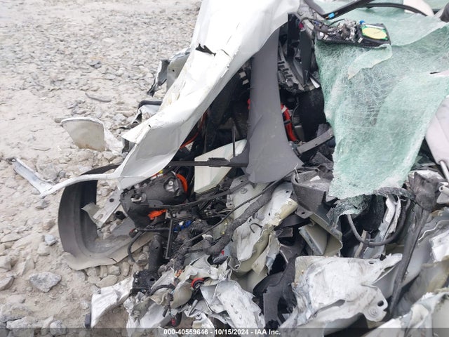 2024 TESLA MODEL Y 7SAYGDEE3RA317909 Photo 9