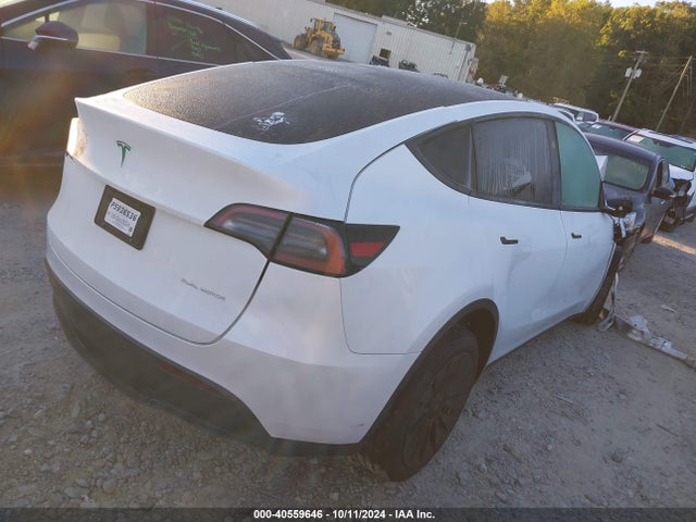 2024 TESLA MODEL Y 7SAYGDEE3RA317909 Photo 3