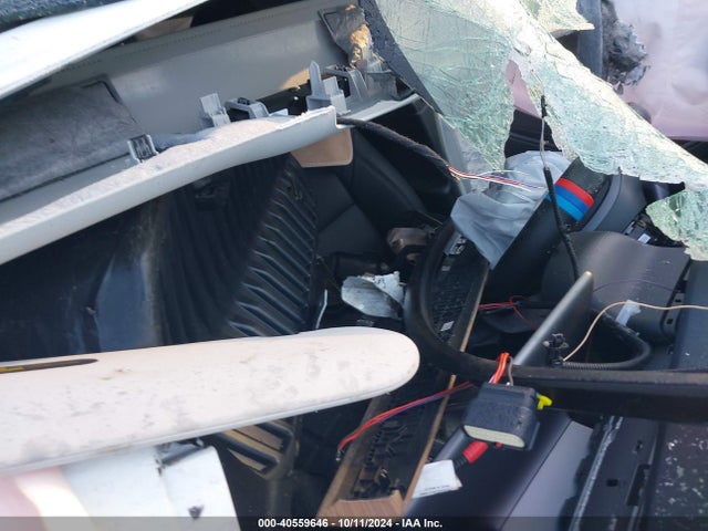 2024 TESLA MODEL Y 7SAYGDEE3RA317909 Photo 4