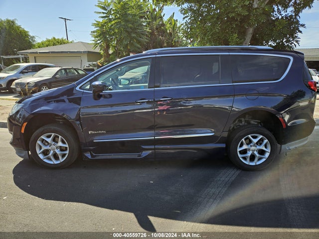 2C4RC1BG2JR321009 Chrysler Pacifica Touring L